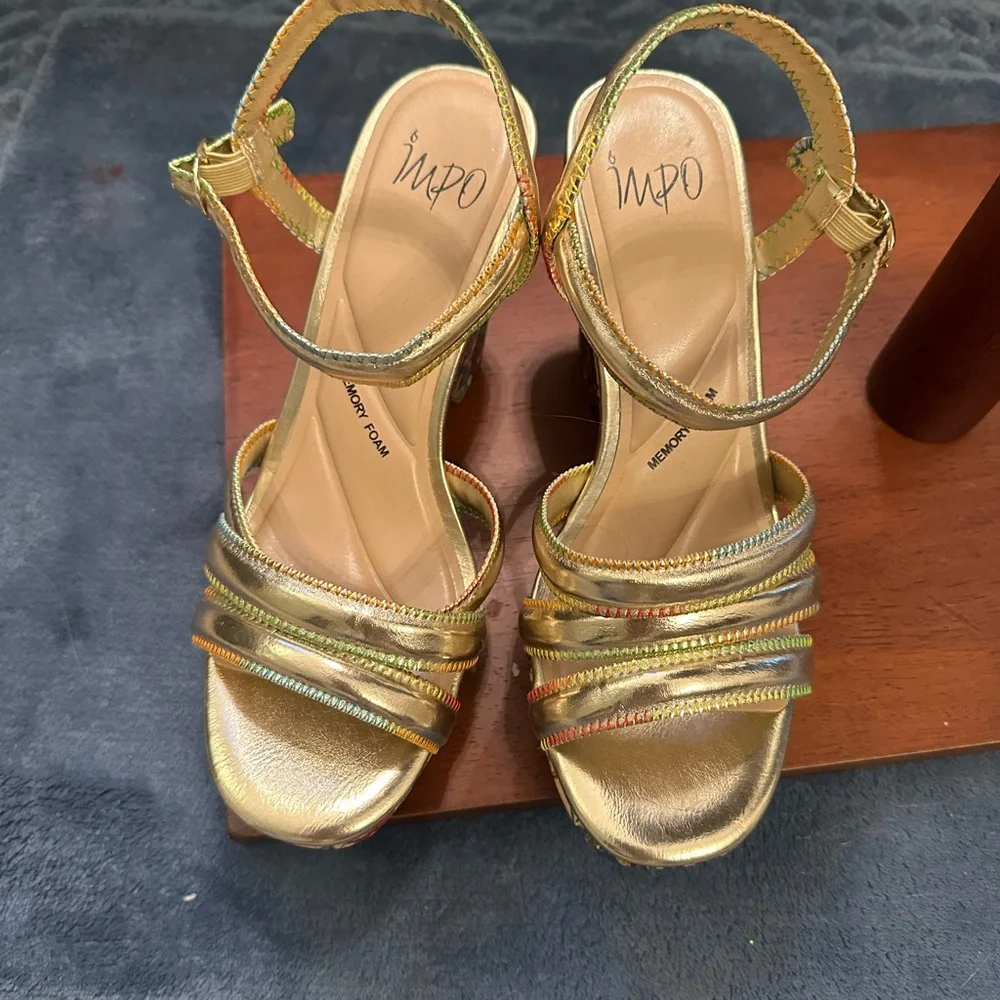 Impo Multicolor Floral Platform Sandals - Picture 3 of 12